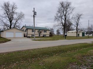 303 E Franklin St, Strasburg, IL 62465