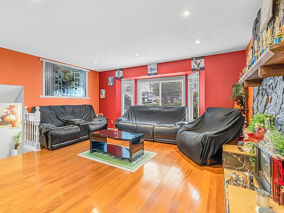 5th image of 13277 64a Ave