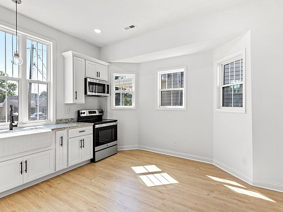 4th image of 553 Shelby St