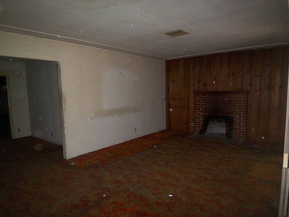 2nd image of 626 W Garland Ave