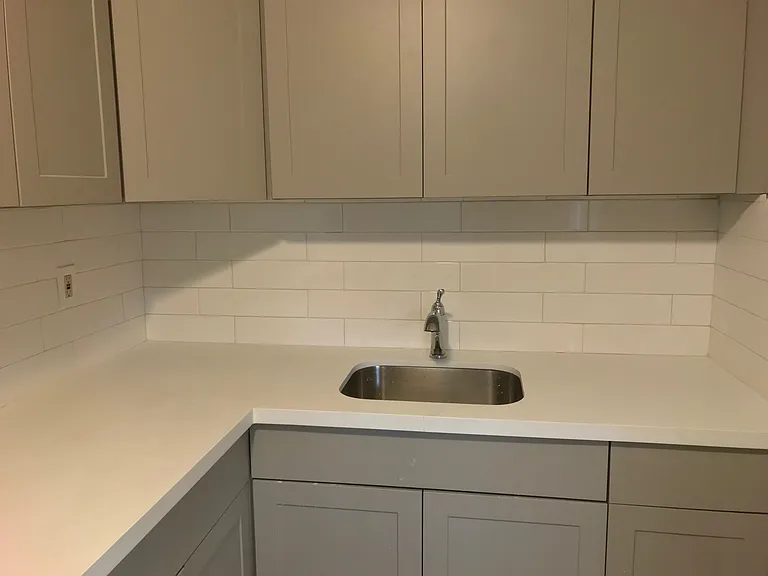 4550 SW 67th Ave — Photo 5