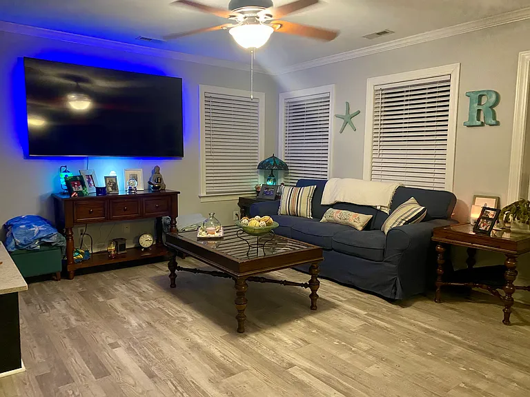 Master sitting area
