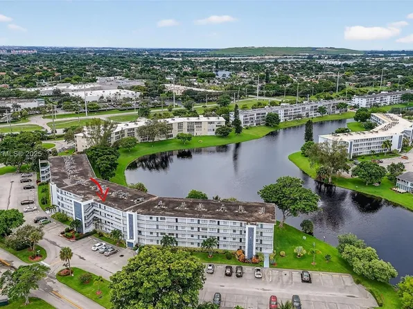 2009 Farnham N #2009, Deerfield Beach, FL 33442