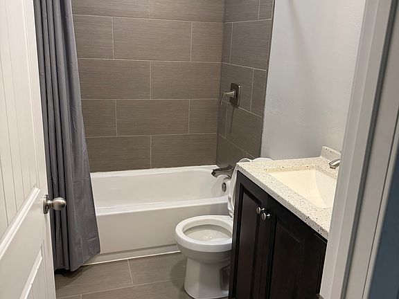 5th image of 932 W Freedom Point Way