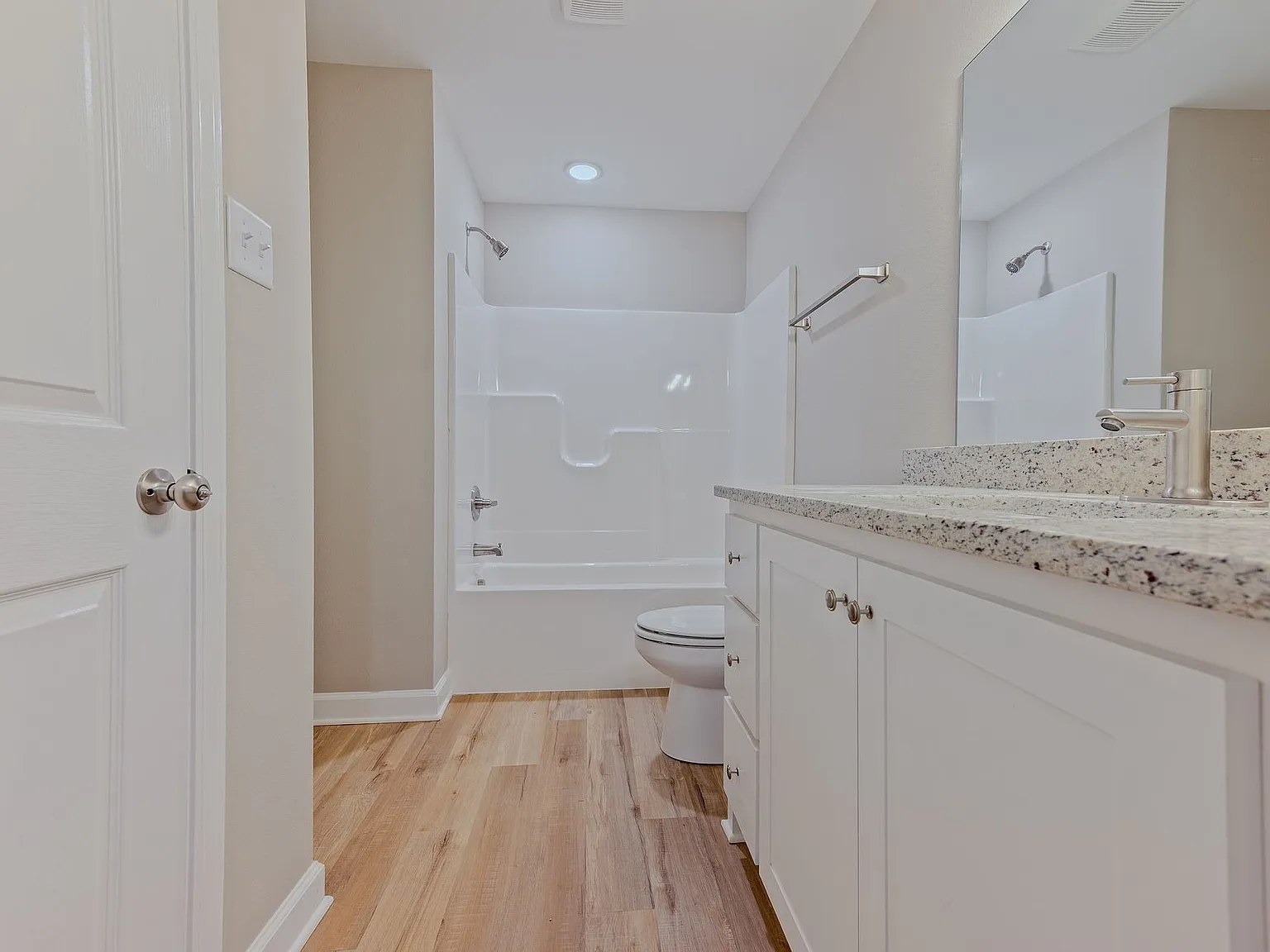 821 Pine Tree Rd — Photo 3