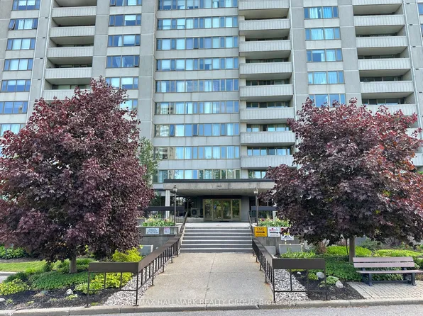 2625 Regina St #1706, Ottawa, ON K2B 5W8