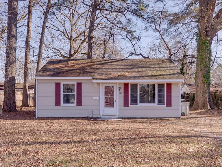 106 Pine Grove Ave — Photo 2
