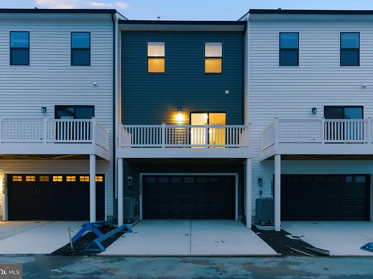 5213 Water Lily Way — Photo 33