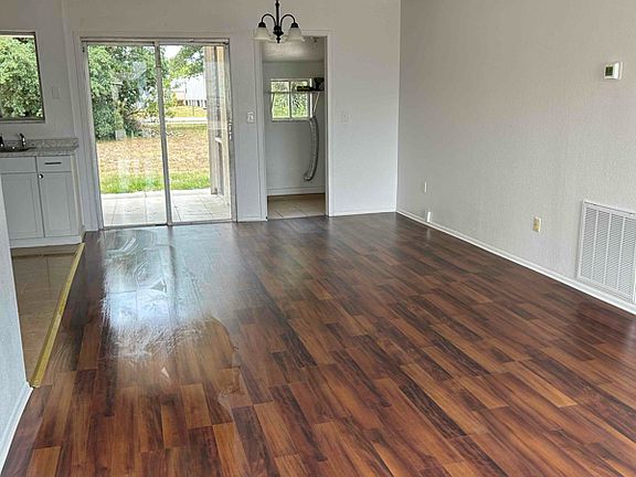 2nd image of 5616 Kenwood Dr