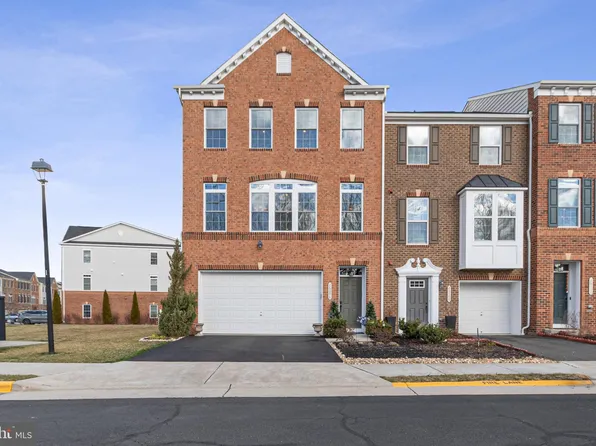 26098 Huntwick Glen Sq, Aldie, VA 20105
