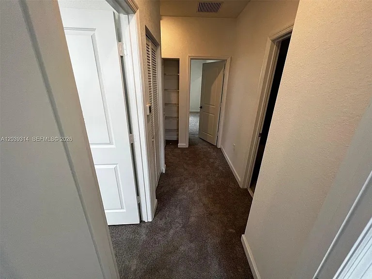 1810 SE 26th Ter #1810 — Photo 15