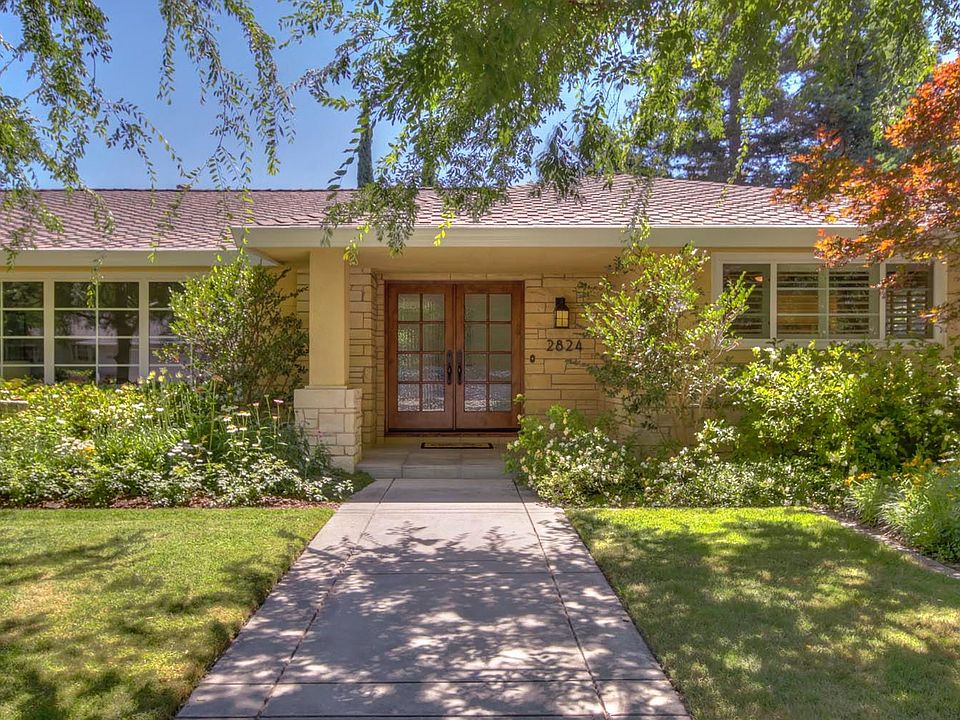 1st image of 2824 Latham Dr