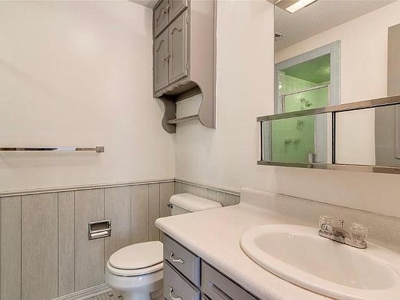 2nd image of 3011 W Wilshire Blvd