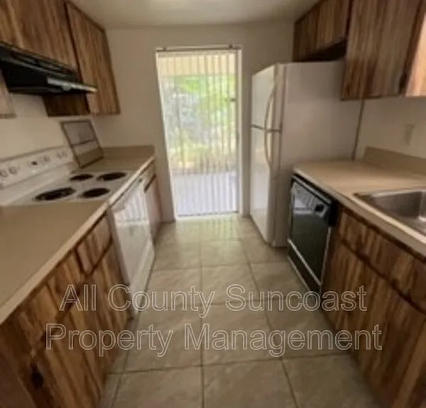 2925 Pinellas Point Dr S — Photo 2