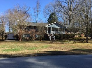 104 Overlook Dr, Loganville, GA 30052
