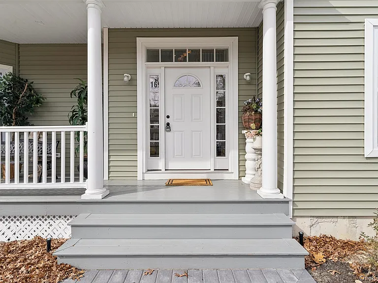 16 Gateway Ct — Photo 3