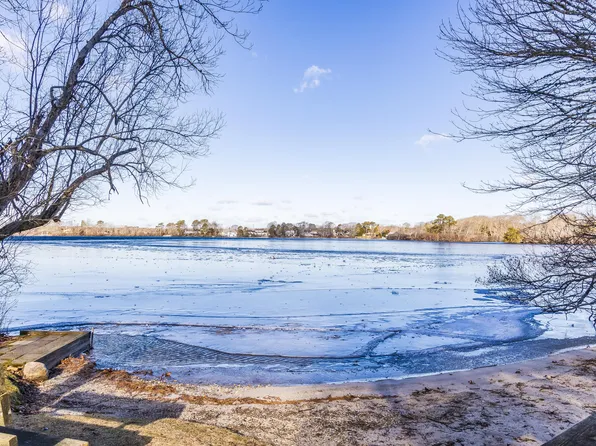 65 Millstone Way, Centerville, MA 02632