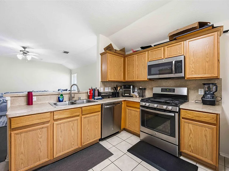 4718 Lonestone Cir — Photo 10