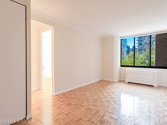 4th image of 210 E 65th St APT 5F
