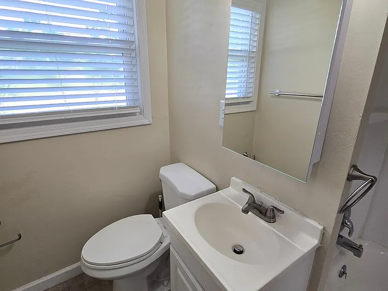 9809 Old Six Mile Ln — Photo 36