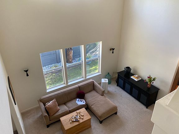4th image of 301 Caspian Ct