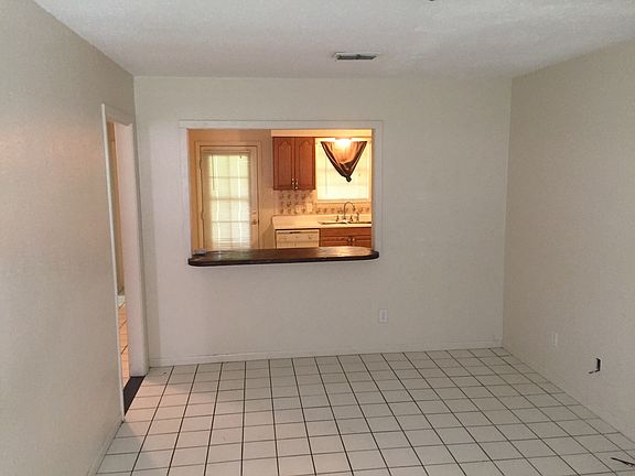 2nd image of 1417 Palmar St