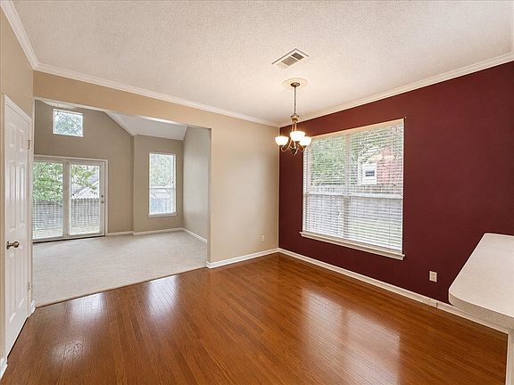 3rd image of 716 N Walnut Woods Cv