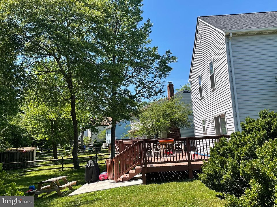 2nd image of 4722 Hummingbird Dr