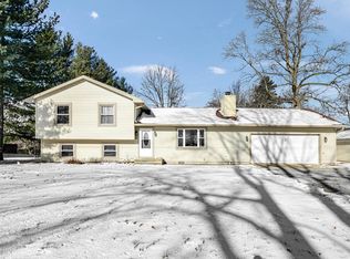 373 E Burdick Rd, Chesterton, IN 46304