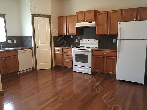 3rd image of 709 Fountain Blvd