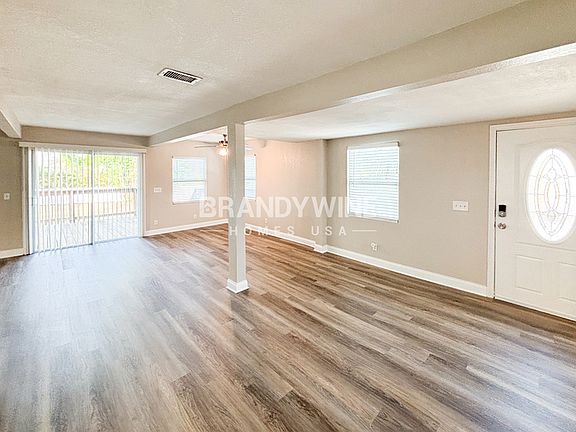 3rd image of 3636 Alabama Ave NE