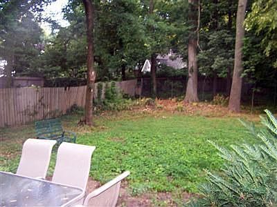 3rd image of 1660 Park Dr