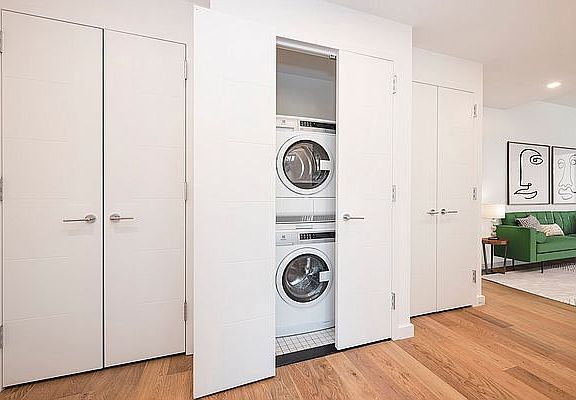 5th image of 445 W 35th St APT 9H