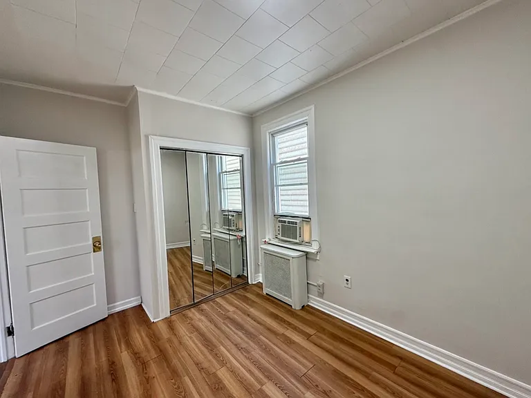 308 Davis Ave #2 — Photo 6