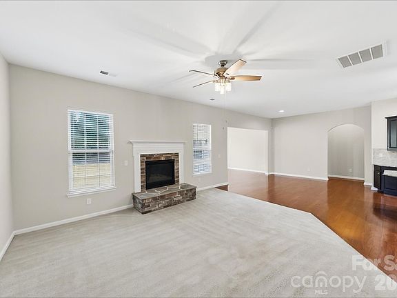 3rd image of 1268 Tanner Crossing Ln