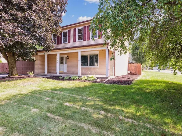 1404 Fairfax Dr, South Bend, IN 46614