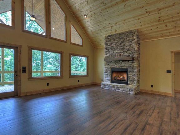 5th image of 1299 Garnet Dr