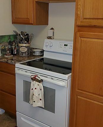 5th image of 704 Church Ave