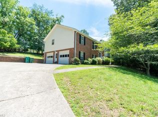 7642 Rolling Oak Ct, Clemmons, NC 27012