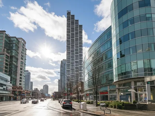 6000 McKay Ave #803, Burnaby, BC V5H 0K2