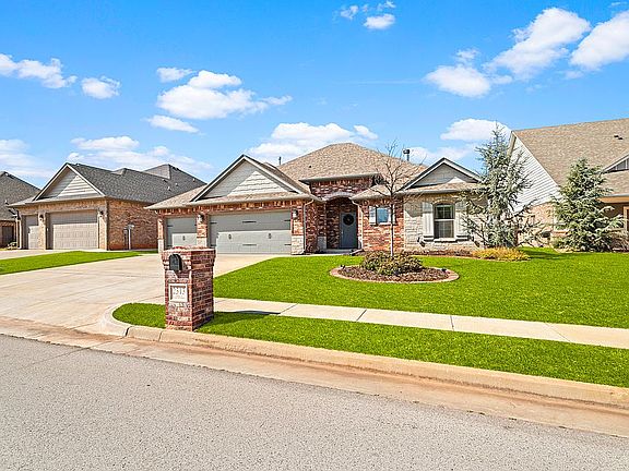 3rd image of 2313 Bretton Ln