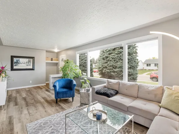 13411 131st St NW, Edmonton, AB T5L 1N8