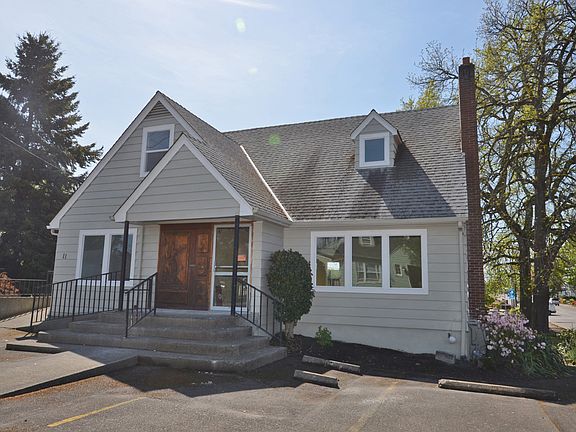 2nd image of 112 E Burnett St