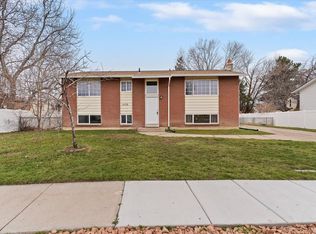 1533 W 1740 N, Clinton, UT 84015