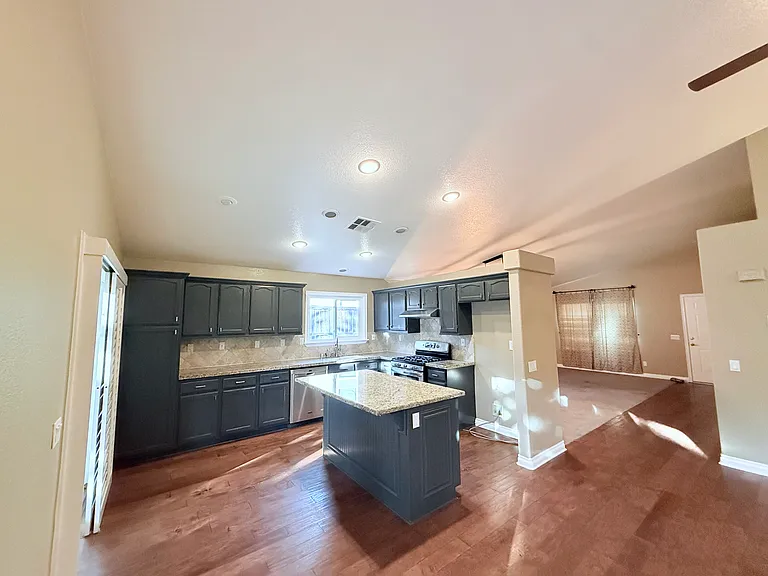 2834 Mountain Hills Ln — Photo 8