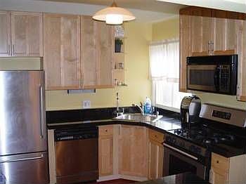 5th image of 8 Bradford Dr
