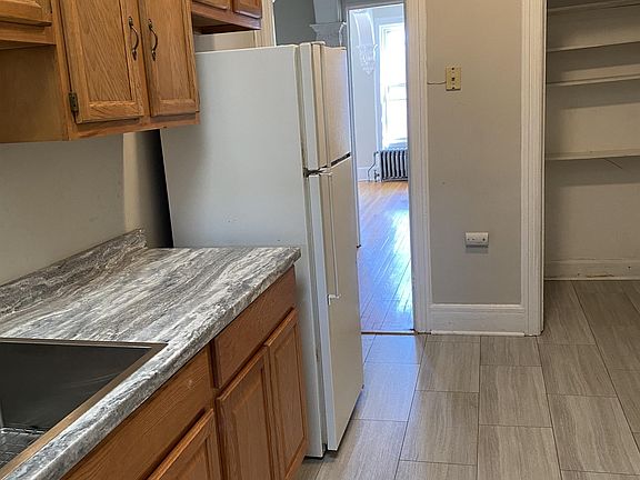 4th image of 123 Dove St #2