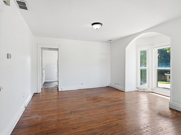 4th image of 720 Main St #1