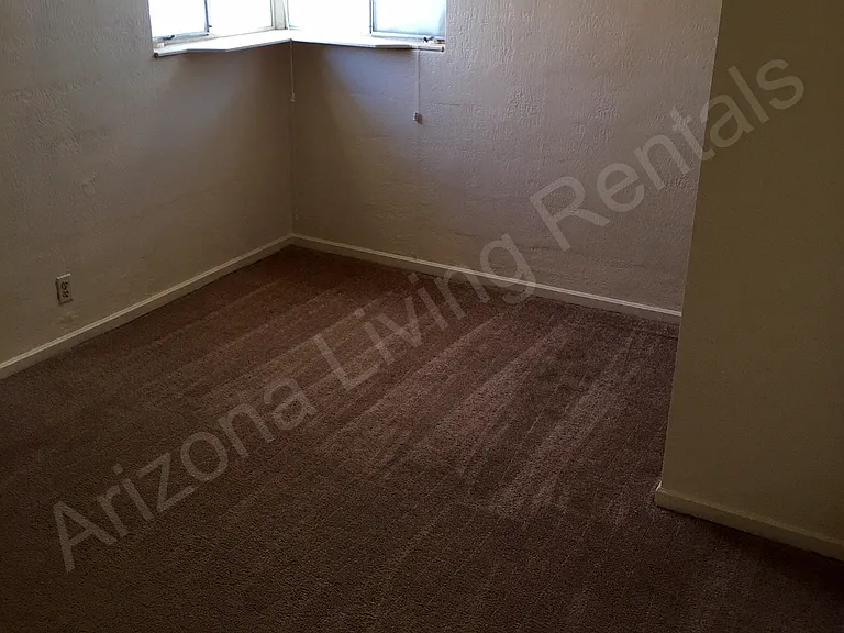 2435 Emerson Ave — Photo 10