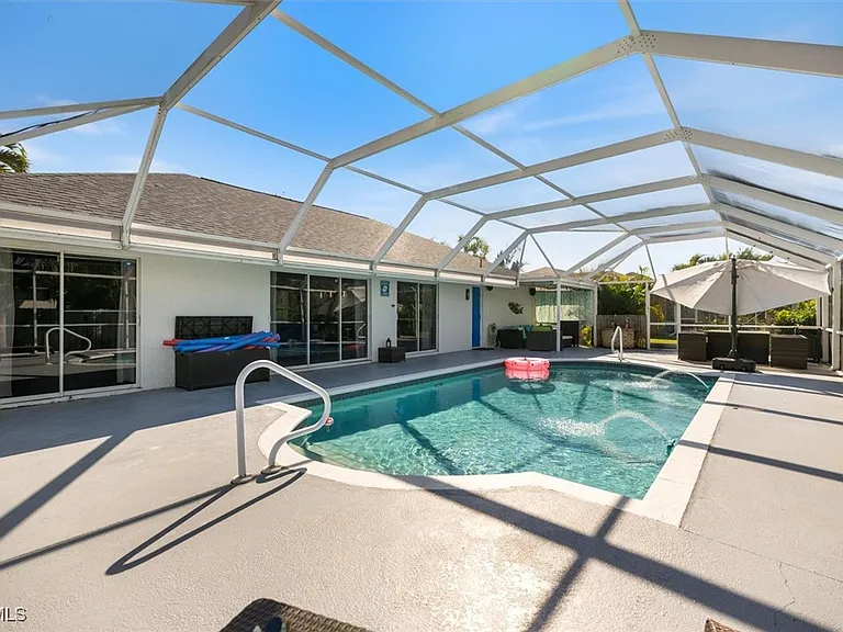 4516 SW 21st Pl — Photo 9